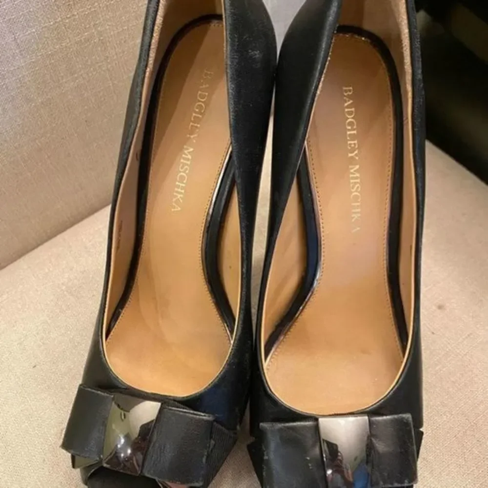 Badgley Mischka Platform Heels Price Is Firm